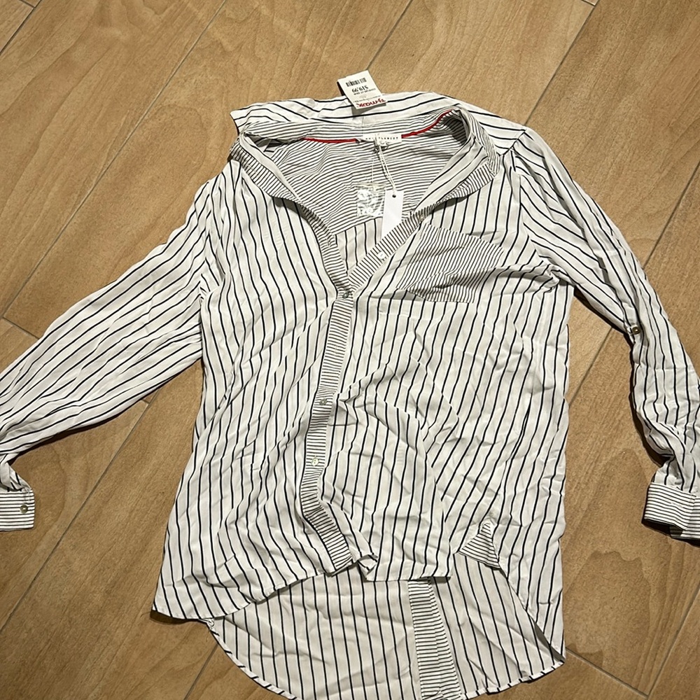 Woman’s Blouse NWT